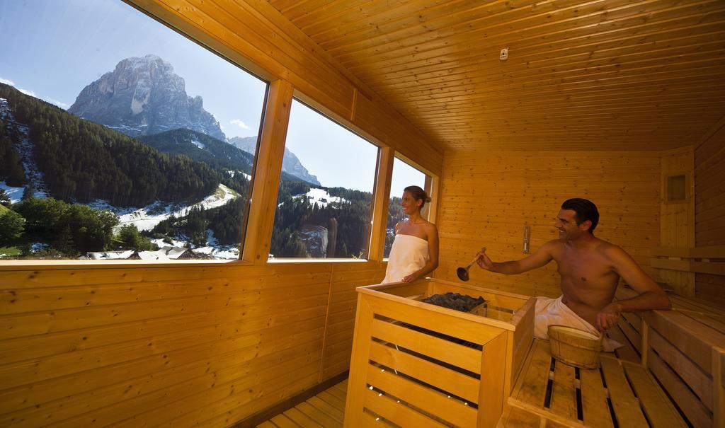 Hotel Interski Santa Cristina Val Gardena Exterior foto